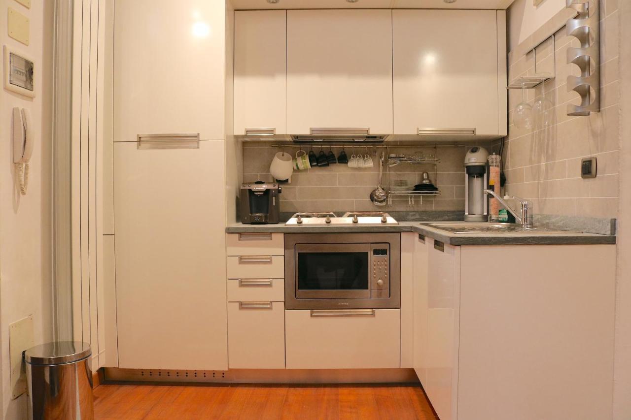 Charming Apartment In The Navigli District - 4 People Милано Екстериор снимка