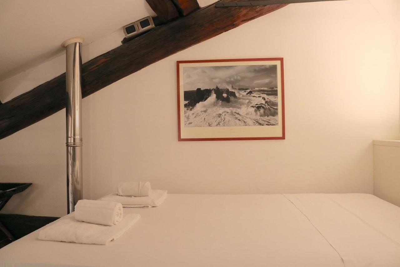 Charming Apartment In The Navigli District - 4 People Милано Екстериор снимка